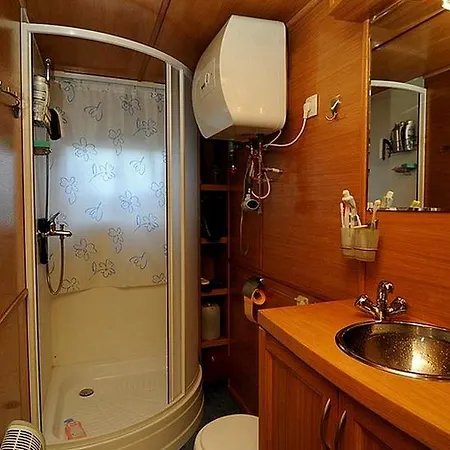 船屋 Houseboat Mazury Frajda