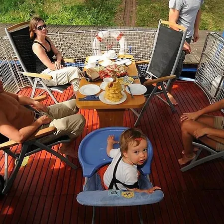 Houseboat Mazury Frajda Botel Giżycko