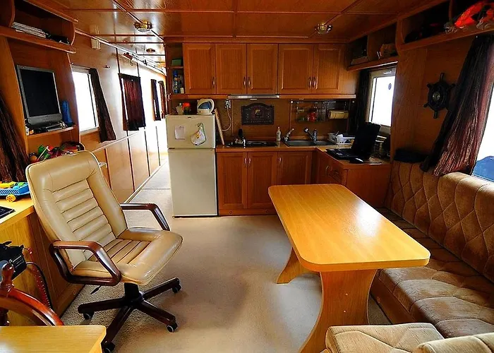 Botel Houseboat Mazury Frajda *